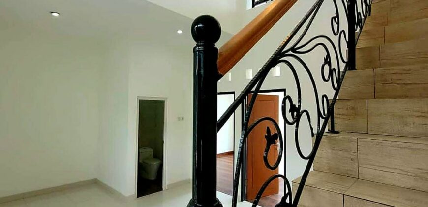 Rumah 2 Lantai Bagus Unfurnished SHM di Duren Sawit