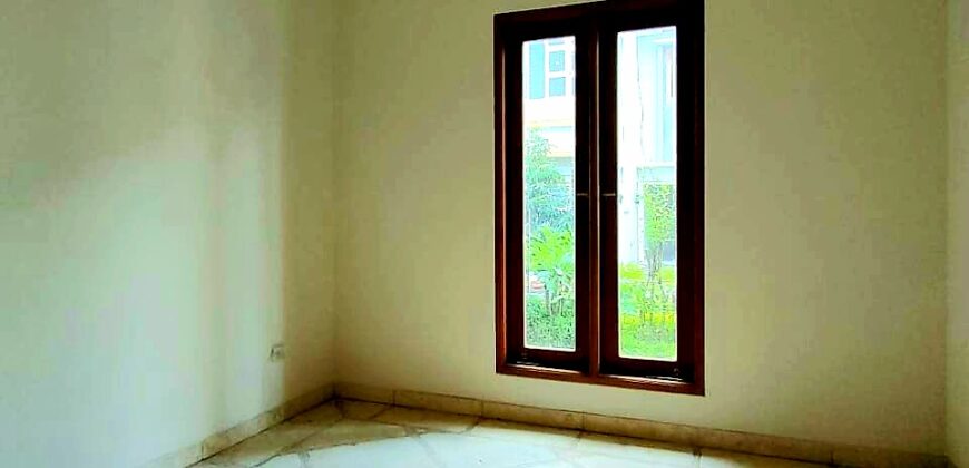Rumah 2 Lantai Bagus Unfurnished SHM di Duren Sawit