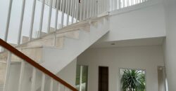 Bright Modern House Good Air Circulation