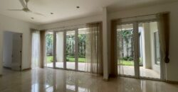Bright Modern House Good Air Circulation