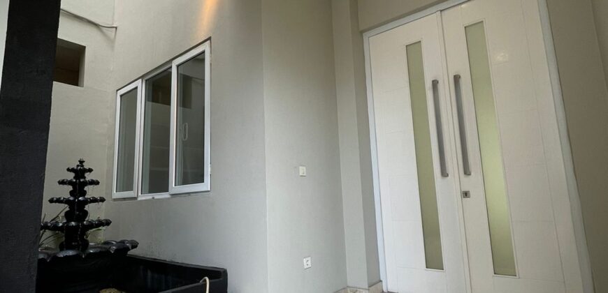 Bright Modern House Good Air Circulation