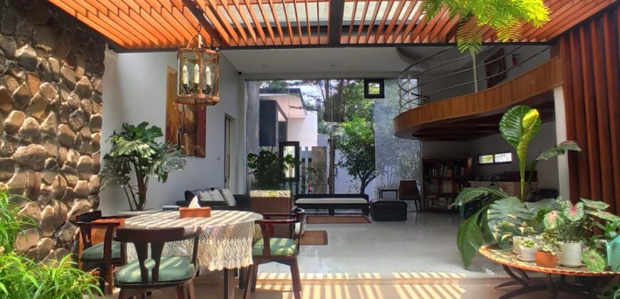 Rumah cantik Asri Lebak Bulus dekat Rs fatmawati