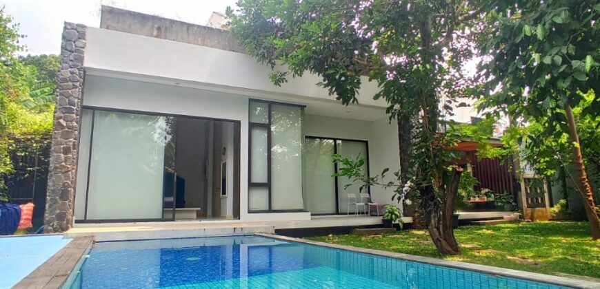 Rumah cantik Asri Lebak Bulus dekat Rs fatmawati