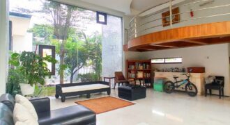 Rumah cantik Asri Lebak Bulus dekat Rs fatmawati