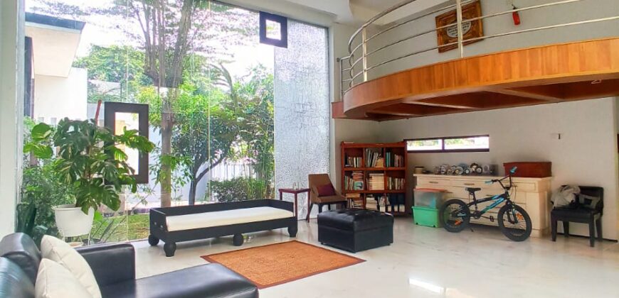 Rumah cantik Asri Lebak Bulus dekat Rs fatmawati