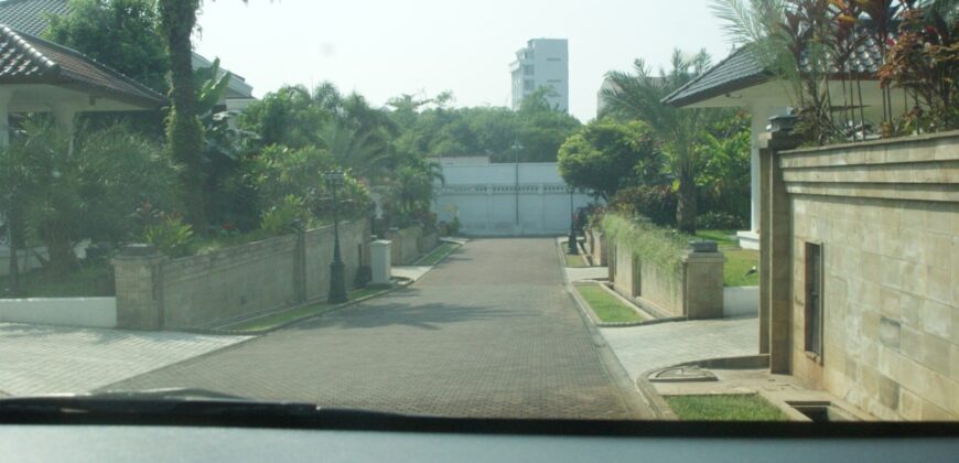 Dijual Rumah Mewah di Villa Palma Pejaten