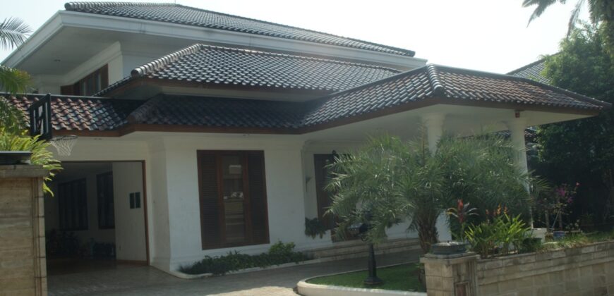 Dijual Rumah Mewah di Villa Palma Pejaten