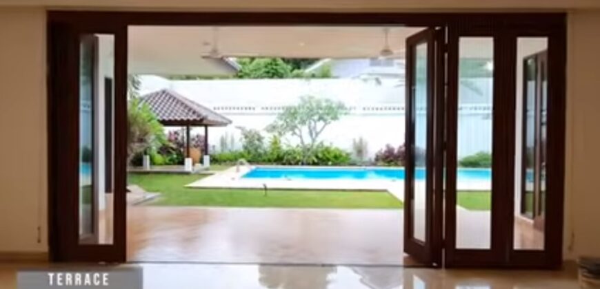Dijual Rumah Mewah di Villa Palma Pejaten