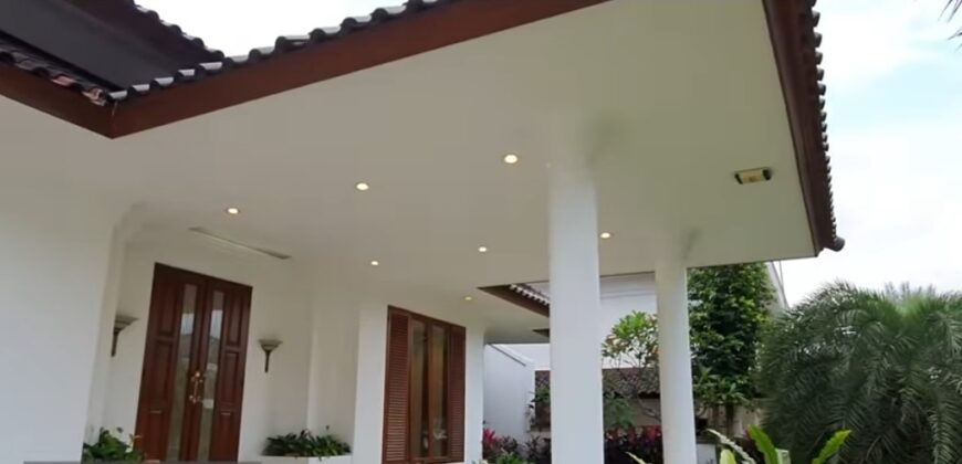 Dijual Rumah Mewah di Villa Palma Pejaten