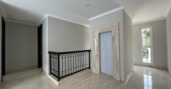 Rumah Mewah Bagus Lokasi Strategis Dekat Jalan Utama