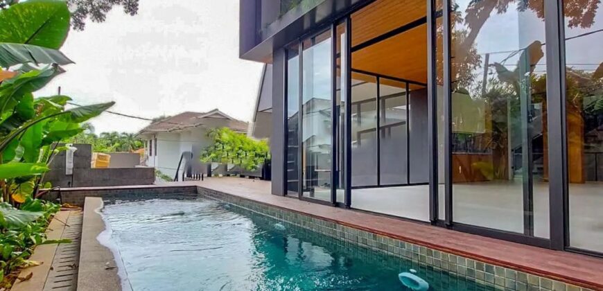 TOWNHOUSE KEMANG MODERN TROPICAL DESIGN SEMI FURNISHED