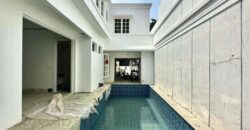 LUXURIOUS MODERN CLASSIC BRAND NEW HOUSE
