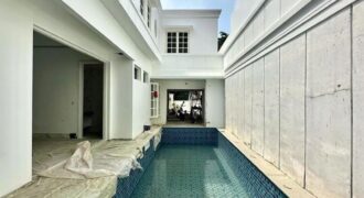 LUXURIOUS MODERN CLASSIC BRAND NEW HOUSE