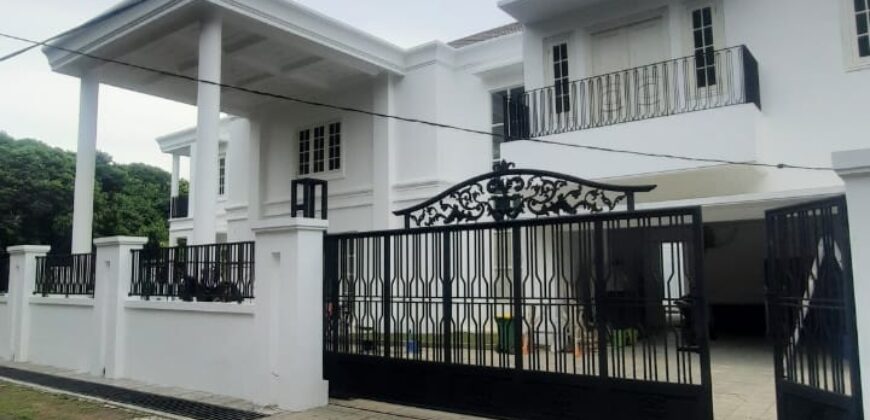 LUXURIOUS MODERN CLASSIC BRAND NEW HOUSE