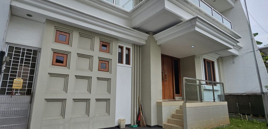DIJUAL RUMAH DI ANCOL BANGUNAN TOTAL RENOVASI ULANG