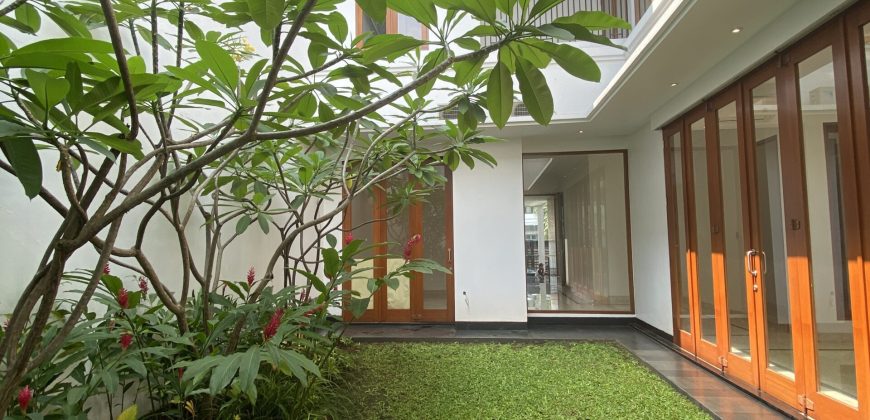 FOR SALE PONDOK INDAH BRAND NEW HOUSE MODERN TROPICAL DESIGN