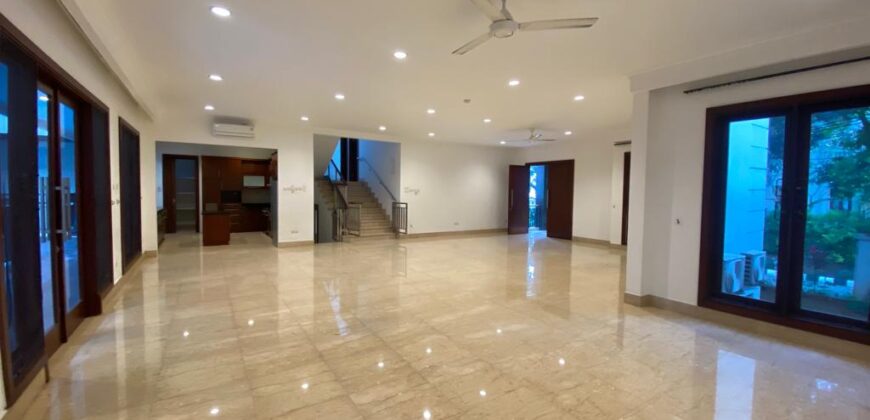 Townhouse Exclusive Kawasan Antasari 5 Bedrooms