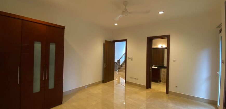 Townhouse Exclusive Kawasan Antasari 5 Bedrooms