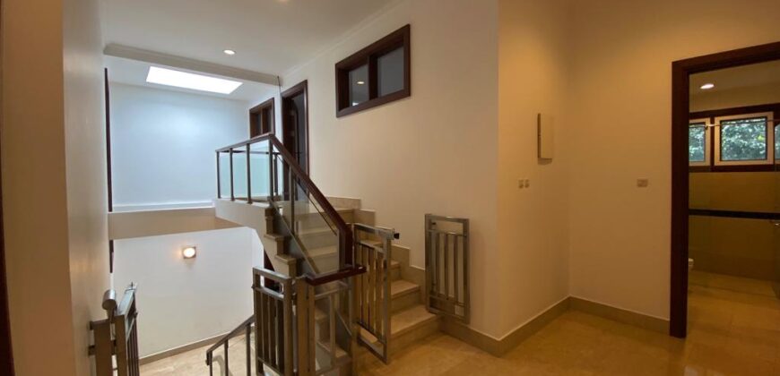 Townhouse Exclusive Kawasan Antasari 5 Bedrooms