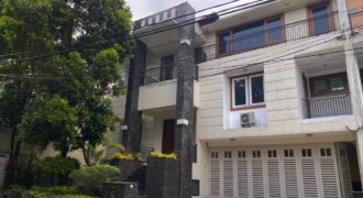 Townhouse Exclusive Kawasan Antasari 5 Bedrooms