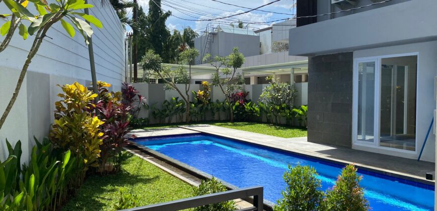 Disewakan Rumah Dalam Townhouse Kawasan Antasari