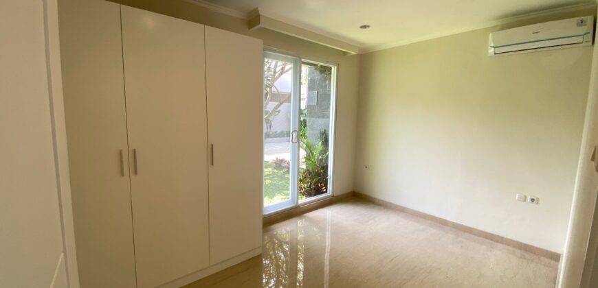 Disewakan Rumah Dalam Townhouse Kawasan Antasari