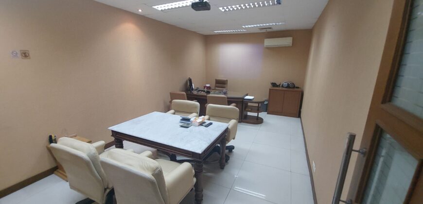 Dijual di bawah NJOP Gedung kantor 6 lantai