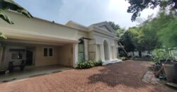 Rumah Disewakan Taman Besar