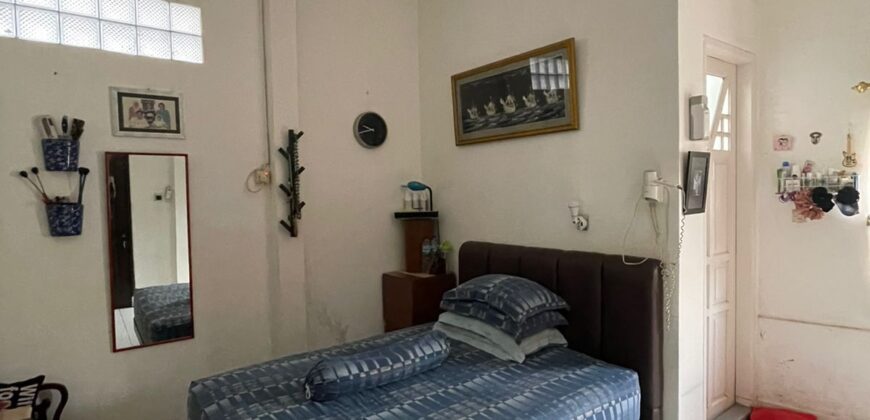 Dijual Rumah di daerah Jatiwaringin