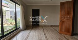 Rumah modern exclusive di Komplek Simprug