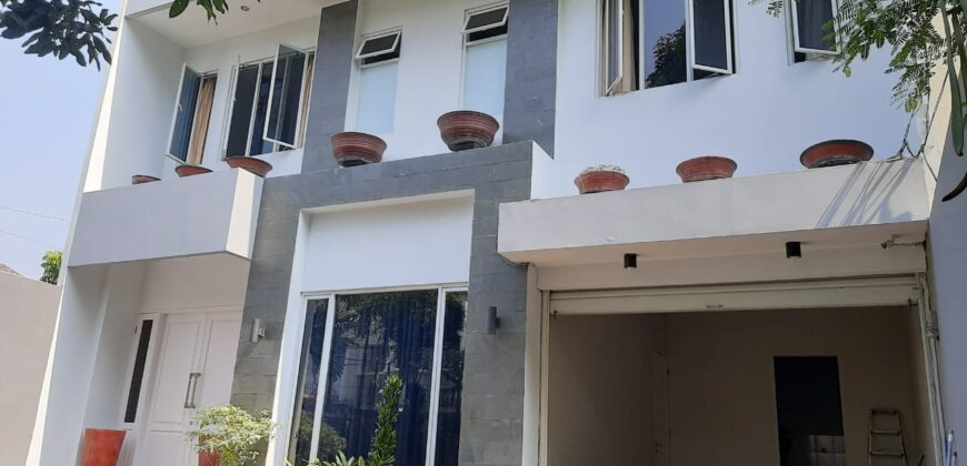 Dijual Rumah Modern 2 Lantai di Cinere