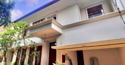DISEWAKAN RUMAH KAWASAN KEMANG BENDA