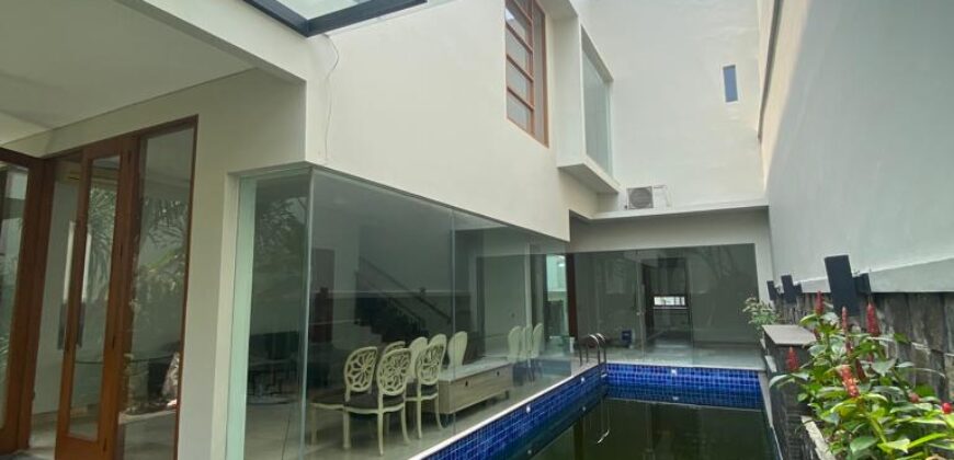 RUMAH KEMANG DALAM TOWNHOUSE AREA TENANG