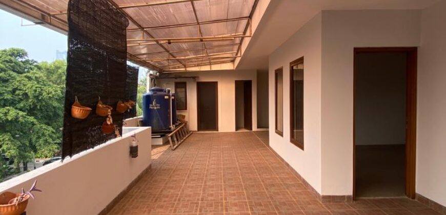 Disewakan Rumah Komersil Kebayoran Baru