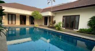 Disewakan Rumah Exclusive Bangunan Terawat