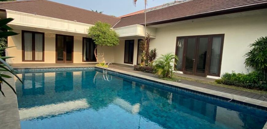 Disewakan Rumah Exclusive Bangunan Terawat