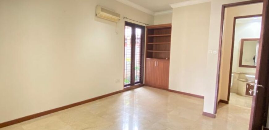 Disewakan Rumah Exclusive Bangunan Terawat