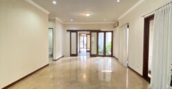 Disewakan Rumah Exclusive Bangunan Terawat