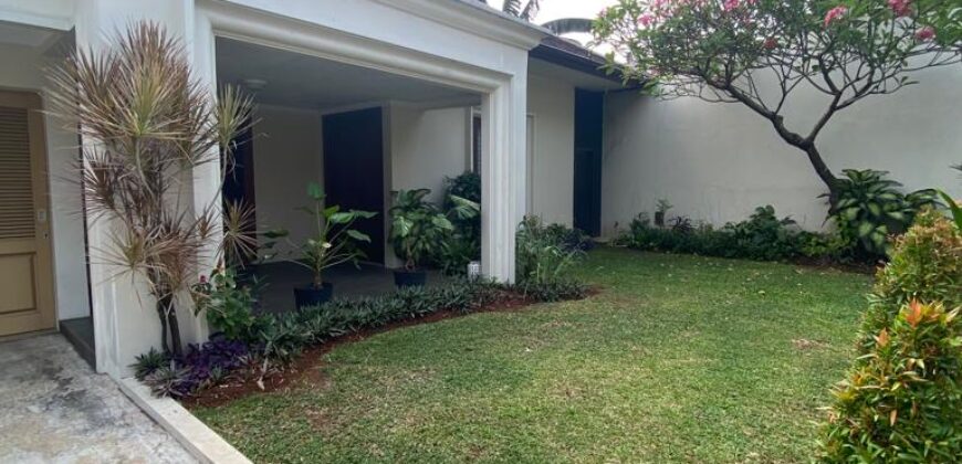 Disewakan Rumah Exclusive Bangunan Terawat