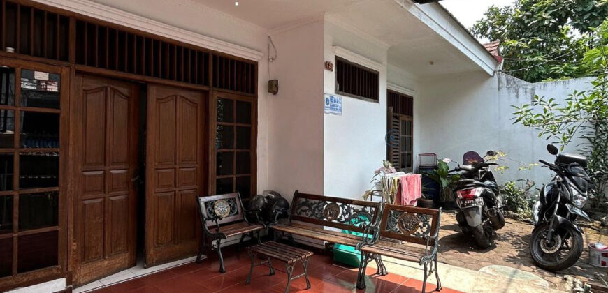 DIJUAL RUMAH KAWASAN TEBET KEBON BARU