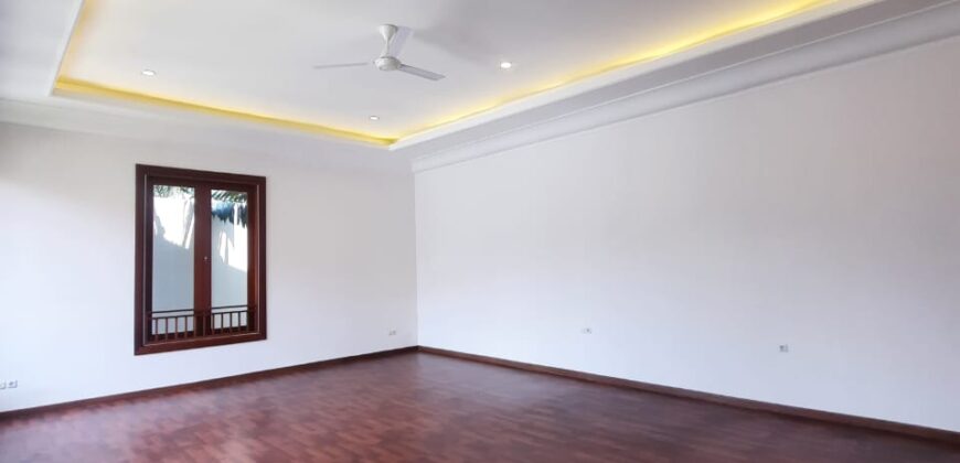 DISEWAKAN RUMAH KAWASAN KEMANG BENDA