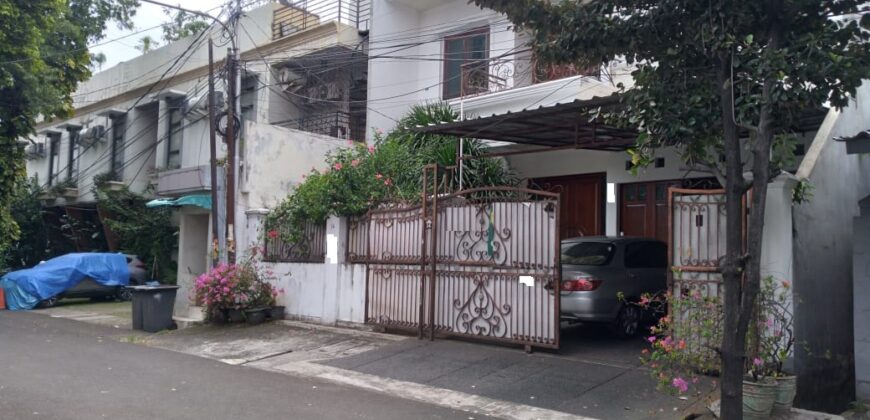Dijual Rumah Dengan Lokasi Strategis di Kebayoran Baru