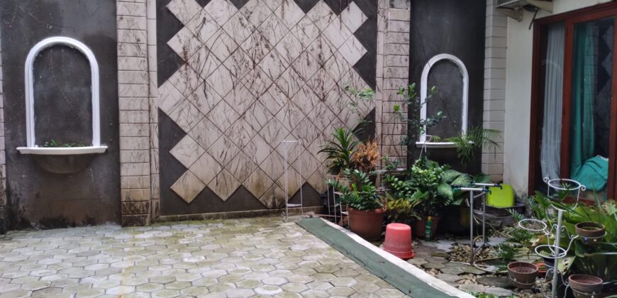 Dijual Rumah Dengan Lokasi Strategis di Kebayoran Baru