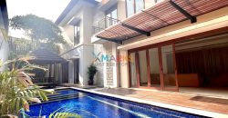Townhouse Kemang lokasi dekat Kemang raya strategis Harga siap rugi