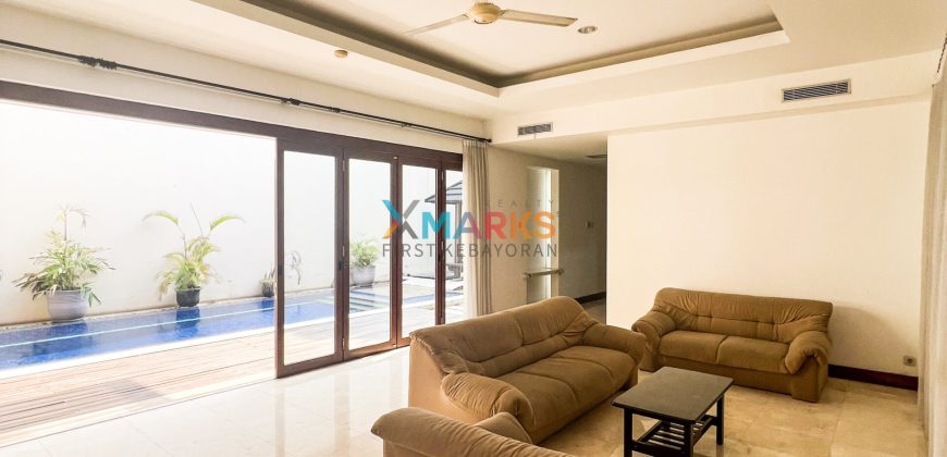 Townhouse Kemang lokasi dekat Kemang raya strategis Harga siap rugi