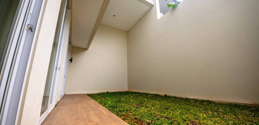 Rumah Strategis Modern Simpatupang Residence