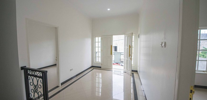 Dijual Rumah 2 lantai Jatipadang Jakarta Selatan
