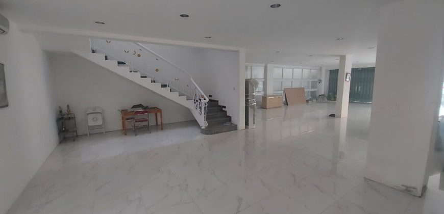 Ruko Exclusive Area Kebayoran Baru 3 Lantai Roof Top