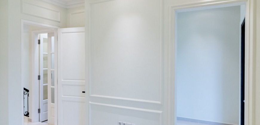Rumah Mewah dengan style American Classic di Jagakarsa