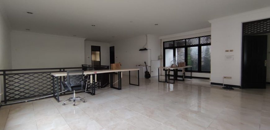 FOR SALE AND FOR RENT RUMAH COCOK UNTUK OFFICE DAN HUNIAN